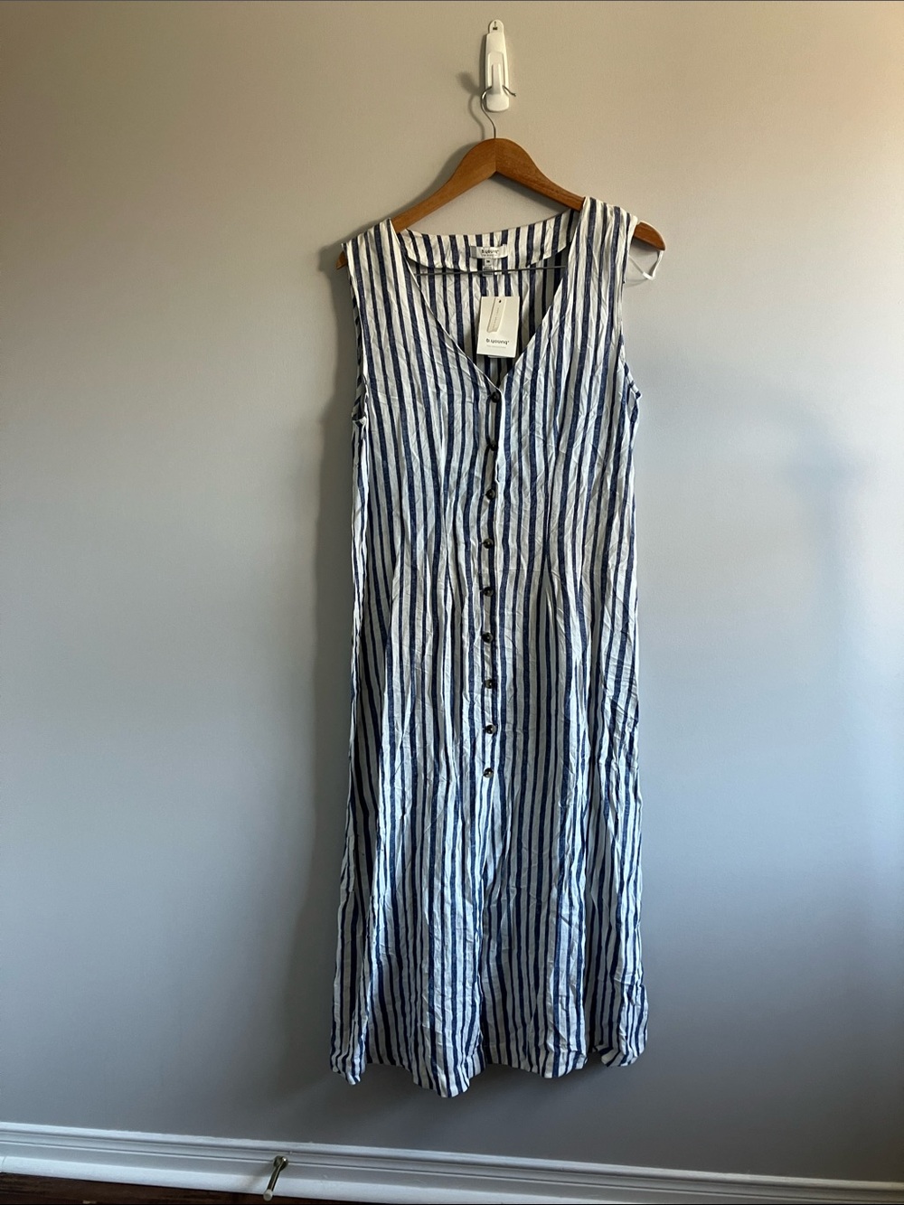 NWT size 8 Medium B. Young Sleeveless Blue & White Striped Button-Front Dress - Picture 2 of 9